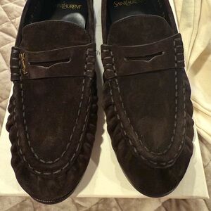 Saint Laurent LE LOAFER SUPPLE 15 MOC SUEDE
DARK CHOCOLATE BROWN SIZE 38 NEW